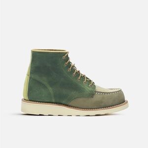 Red Wing NWT Woman’s 6” classic Moc Army Green